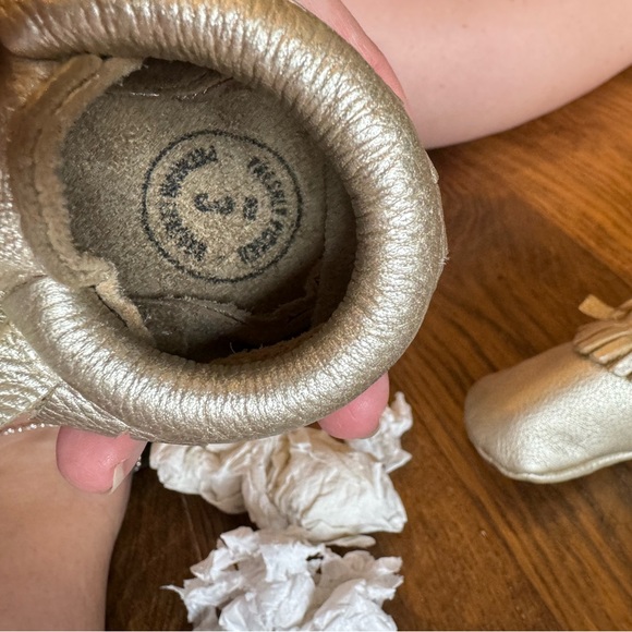 Freshly picked moccasins - Picture 2 of 4